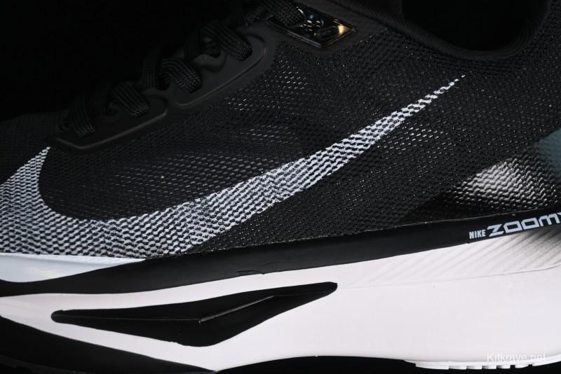 Nike Zoom Fly 6 Running Shoes with Flyknit Material and Carbon Fiber Plate for Superior Elasticity - FN8454-001