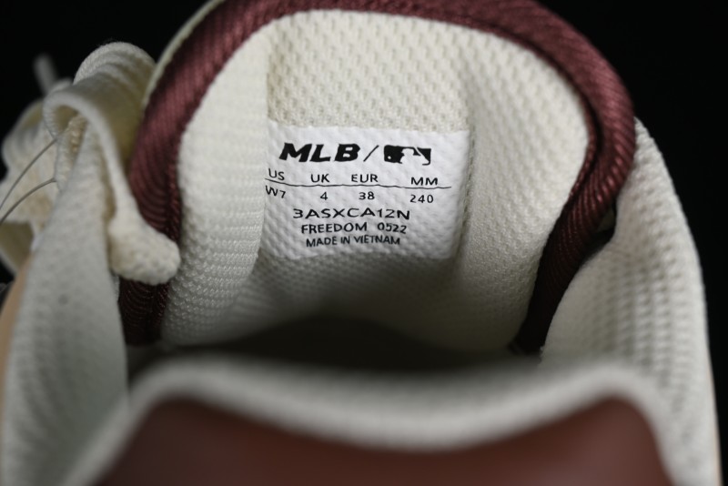 MLB Chunky Liner Basic New York Yankees Thick Sole Casual Sneakers with 6cm Height Increase - 3ASXCA12N43BGS