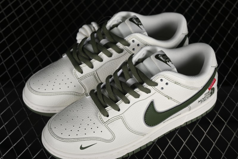 Nike SB Dunk Low Supreme x The North Face Casual Skateboarding Shoes - BM0234-505