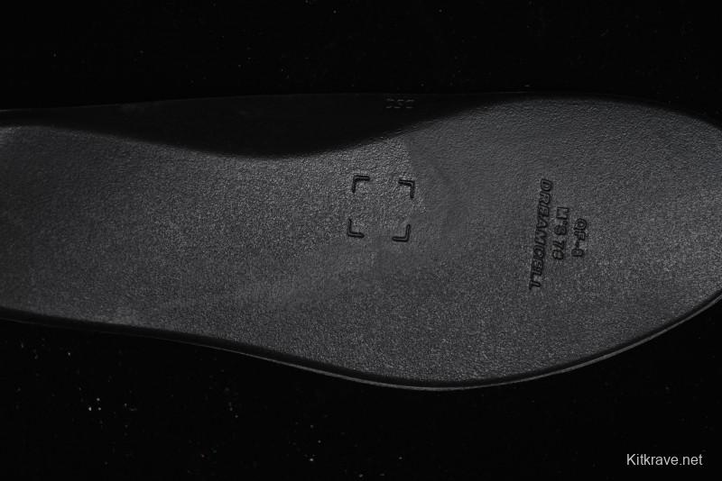 Nike Air Jordan 4 Retro Basketball Shoes with Mesh Design - FV7251-001