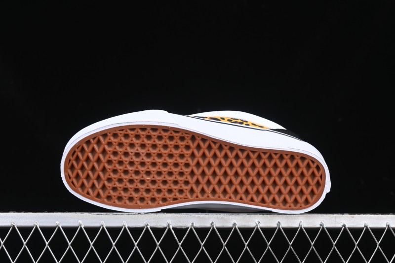 Vans Knu Skool Low Top Casual Sneakers in Leopard Print - VN000CR5CJK
