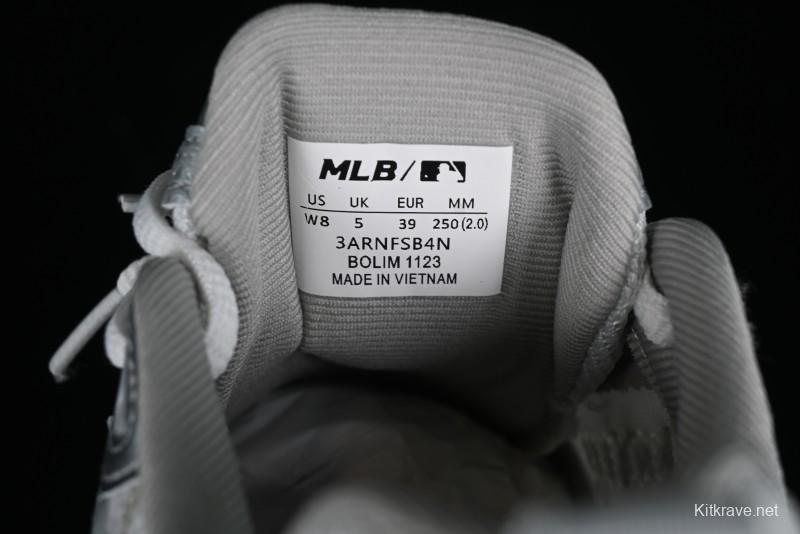 New York Yankees MLB Fast Ball Classic Monogram Retro Casual Running Shoes - 3ARNFSB4N50SIS