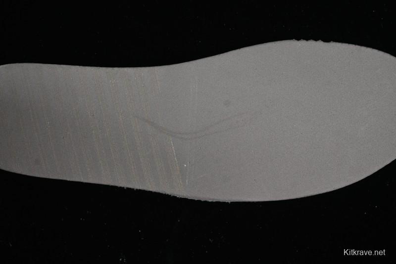 Nike SB Dunk Low Casual Skate Shoes with White and Gum Sole - 311369-100