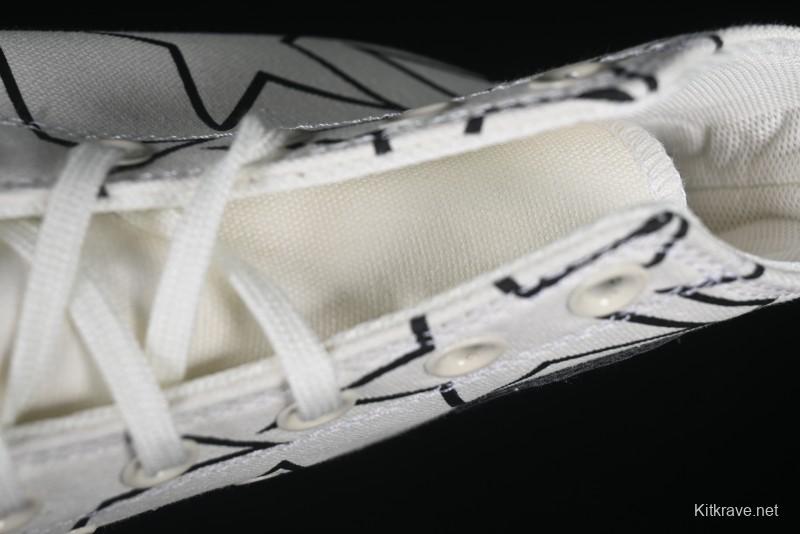 Converse Chuck 70 High Top Sneakers with Star Patch and Thick Sole - 581672C