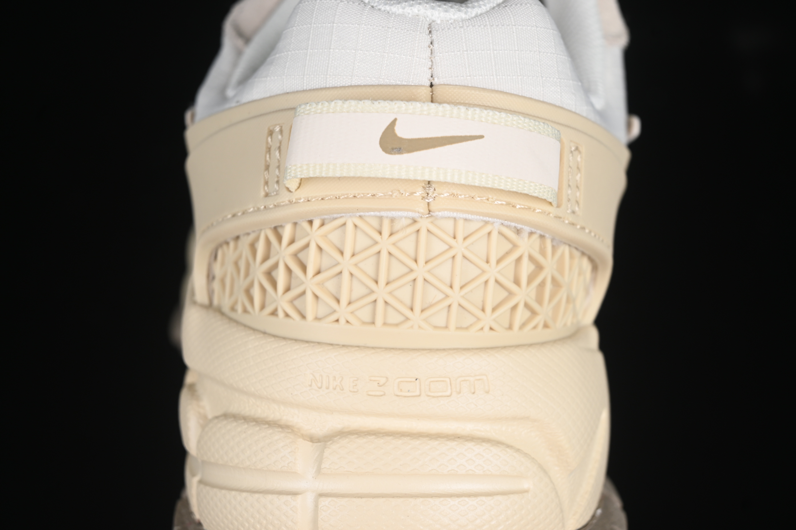 Nike Zoom Vomero 5 Retro Marathon Casual Running Shoes with Thick Sole and Height Increasing Design - FV2295-101