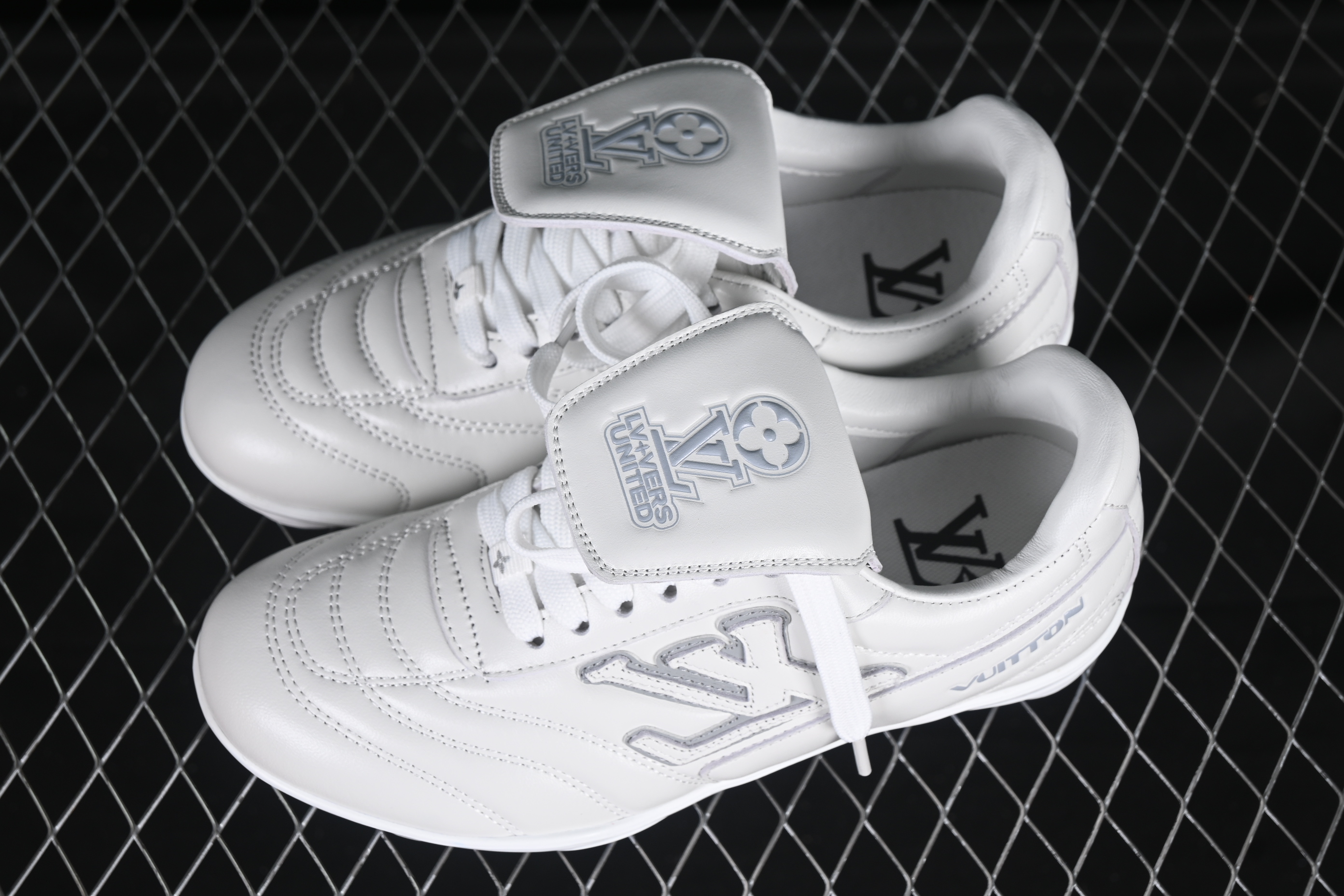 Louis Vuitton Footprint Soccer Low-Top Lifestyle Sneakers White - AJF6