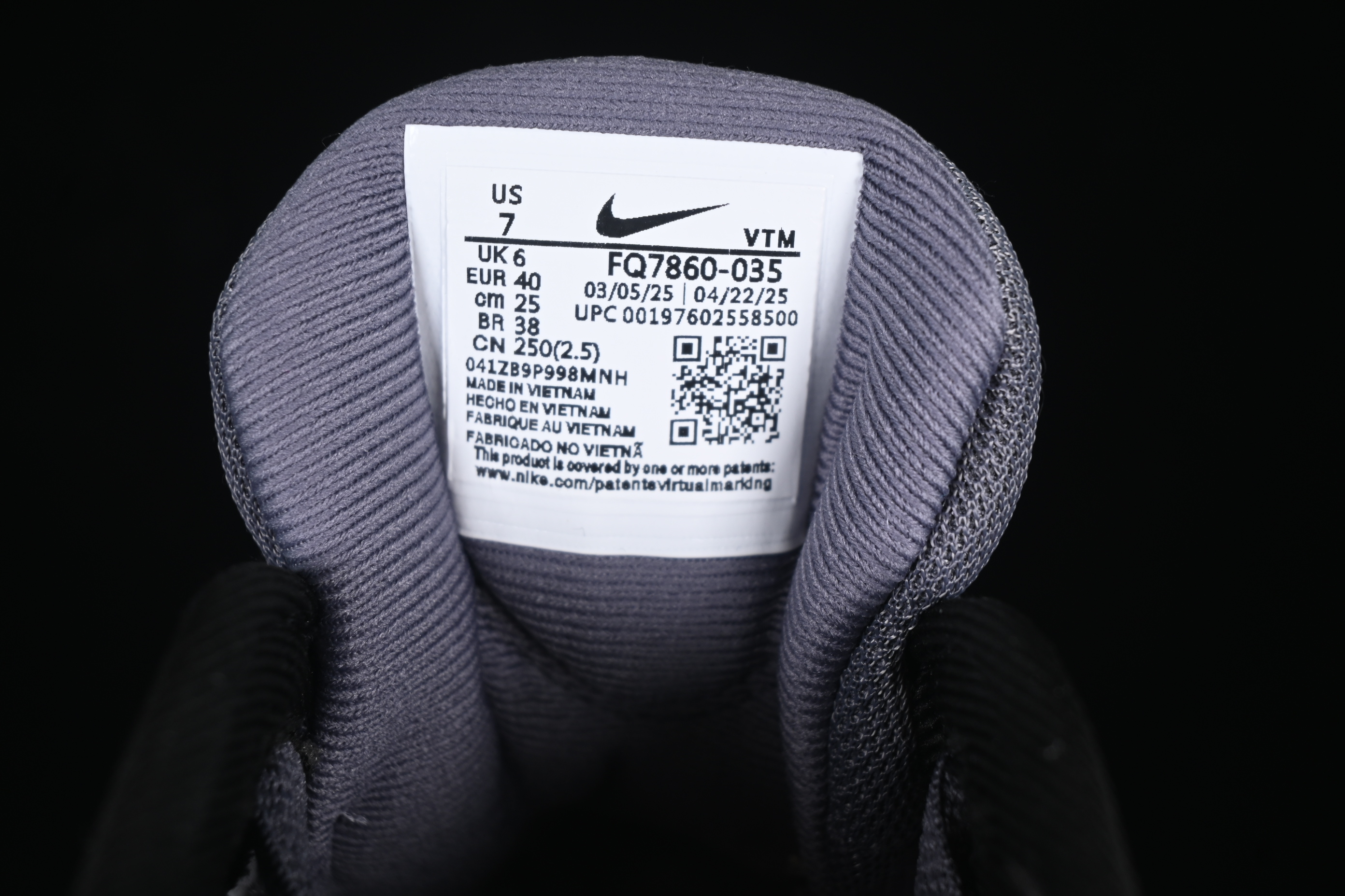 Nike Air Max Dn8 Running Shoes with Dynamic Air Cushion Technology - FQ7860-035