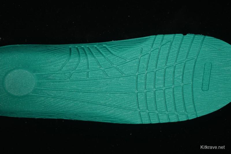 New York Yankees MLB Chunky Liner Lightweight Platform Sneakers with Hook and Loop Closure - 3ASXV015N50BLS