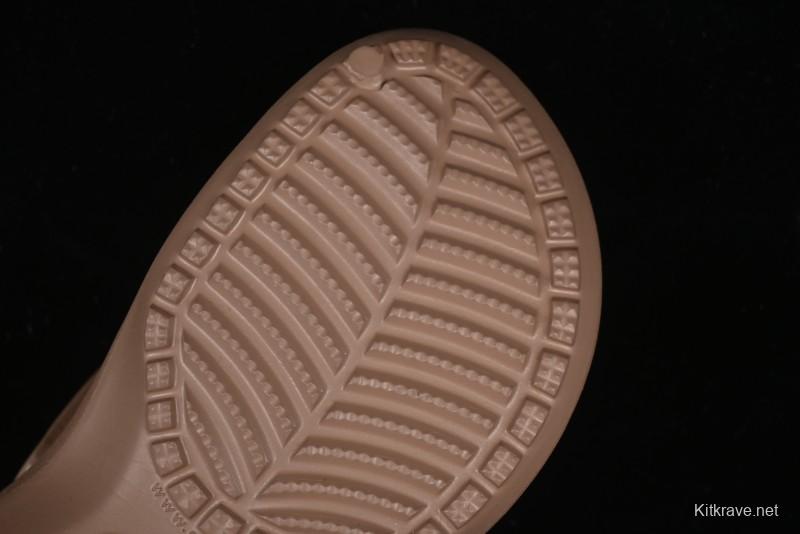 Crocs Classic Clog Cloud Retro Sandals with Adjustable Heel Strap - B.D4