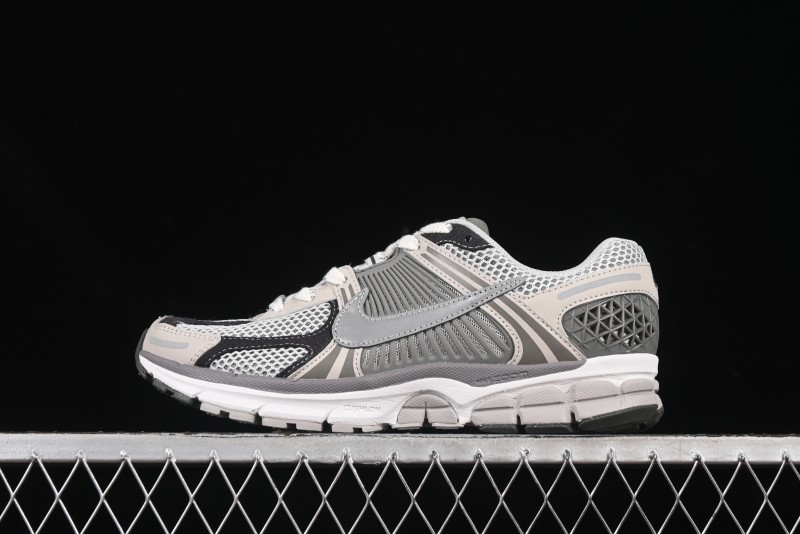 Nike Zoom Vomero 5 SP Classic Retro Casual Running Shoes with EVA Midsole Cushion - FD0791-012