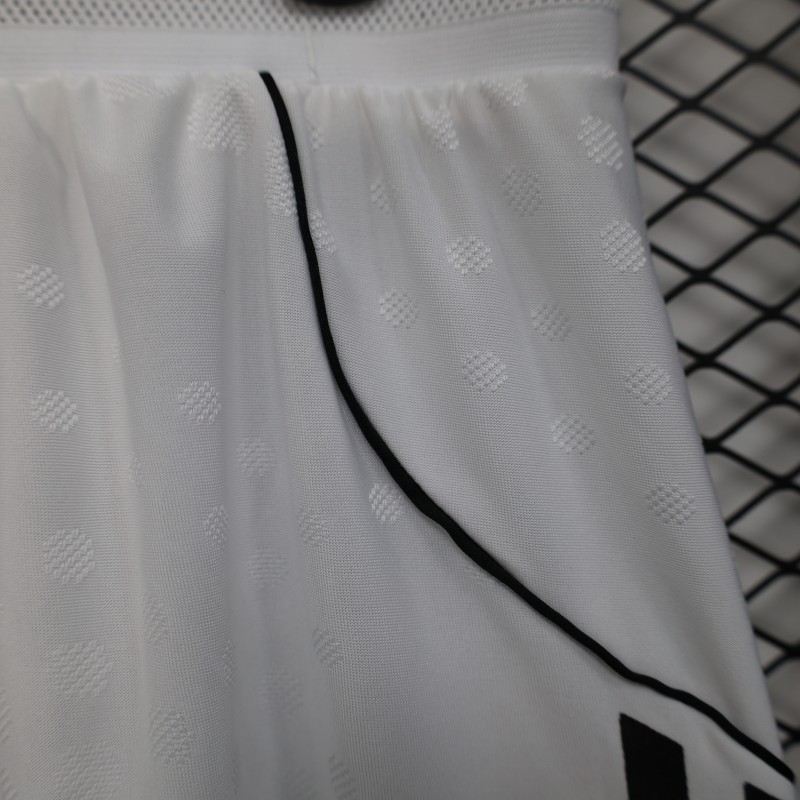 Player Version 25/26 Manchester United Home Shorts