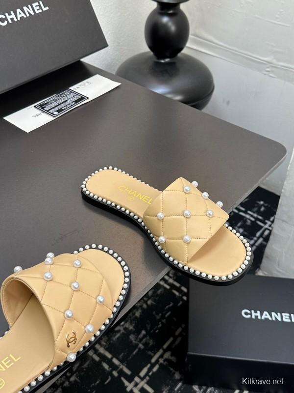 2025 Slippers Chanel Beige Lambskin Pearl