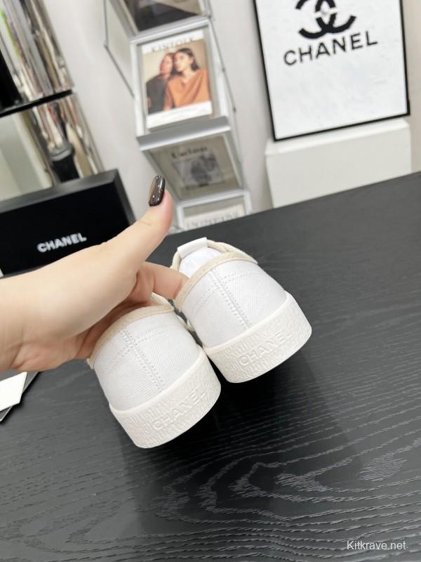 2025 Women Chanel White Canvas Casual Sneakers LY00230