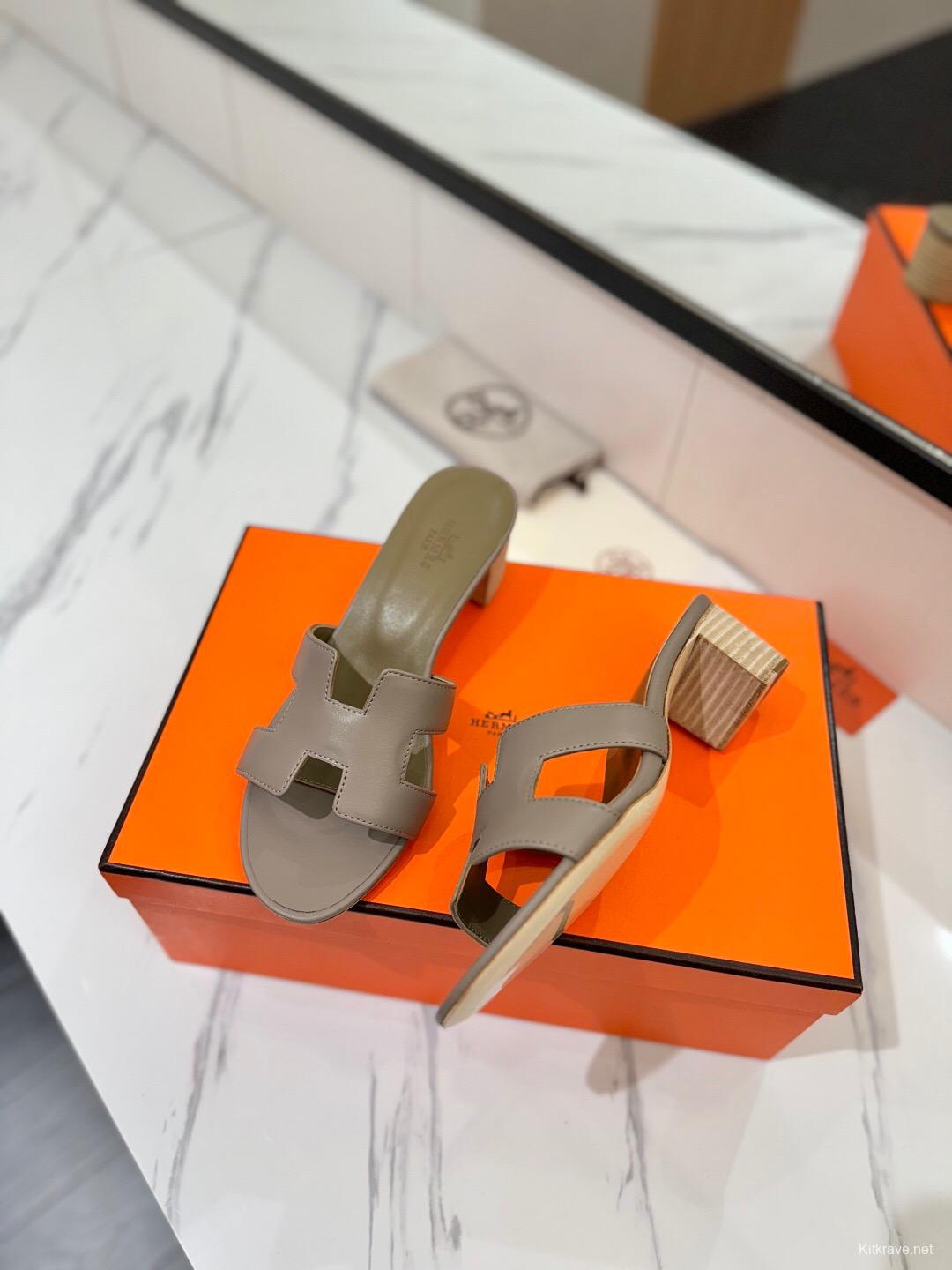 2025 Women Hermès Beige Leather Slippers