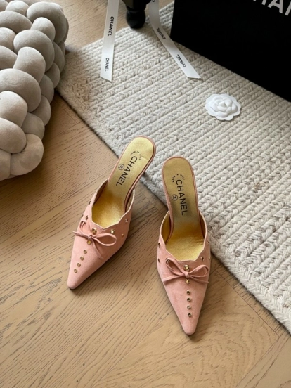 2025 Women Chanel Pink Suede Mules
