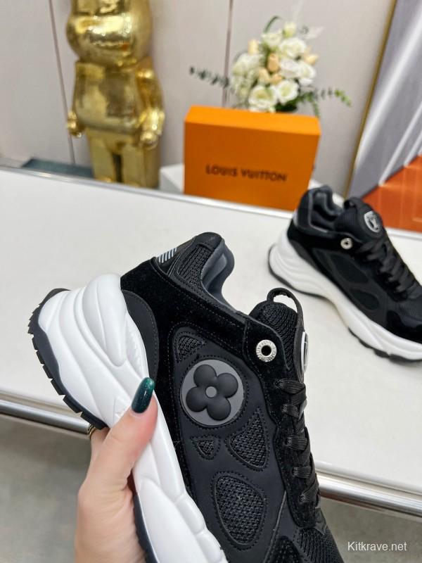 2025 Unisex Louis Vuitton Black Mesh Suede Running Shoes LY00340