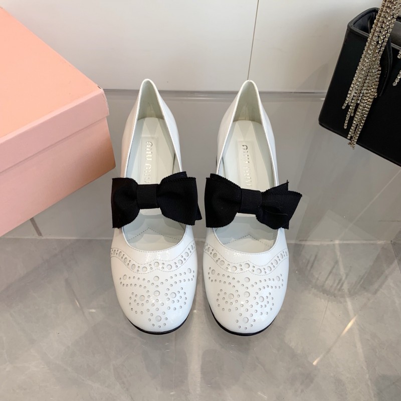 2025 Women Miu Miu White Leather Mary Jane Brogue Bow KFY00280