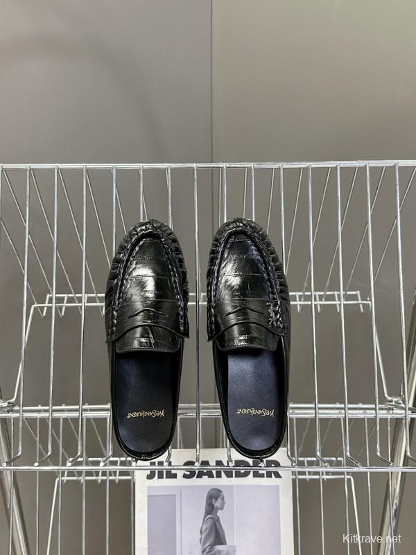 2025 Women Yves Saint Laurent Black Calfskin Loafers KFY00330