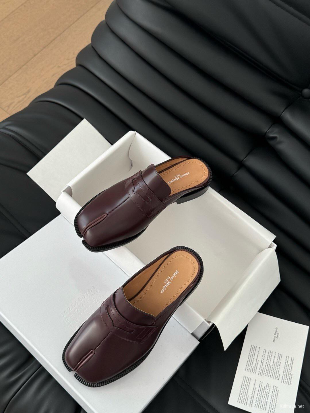 2025 Women MM6 Brown Leather Tabi Loafers