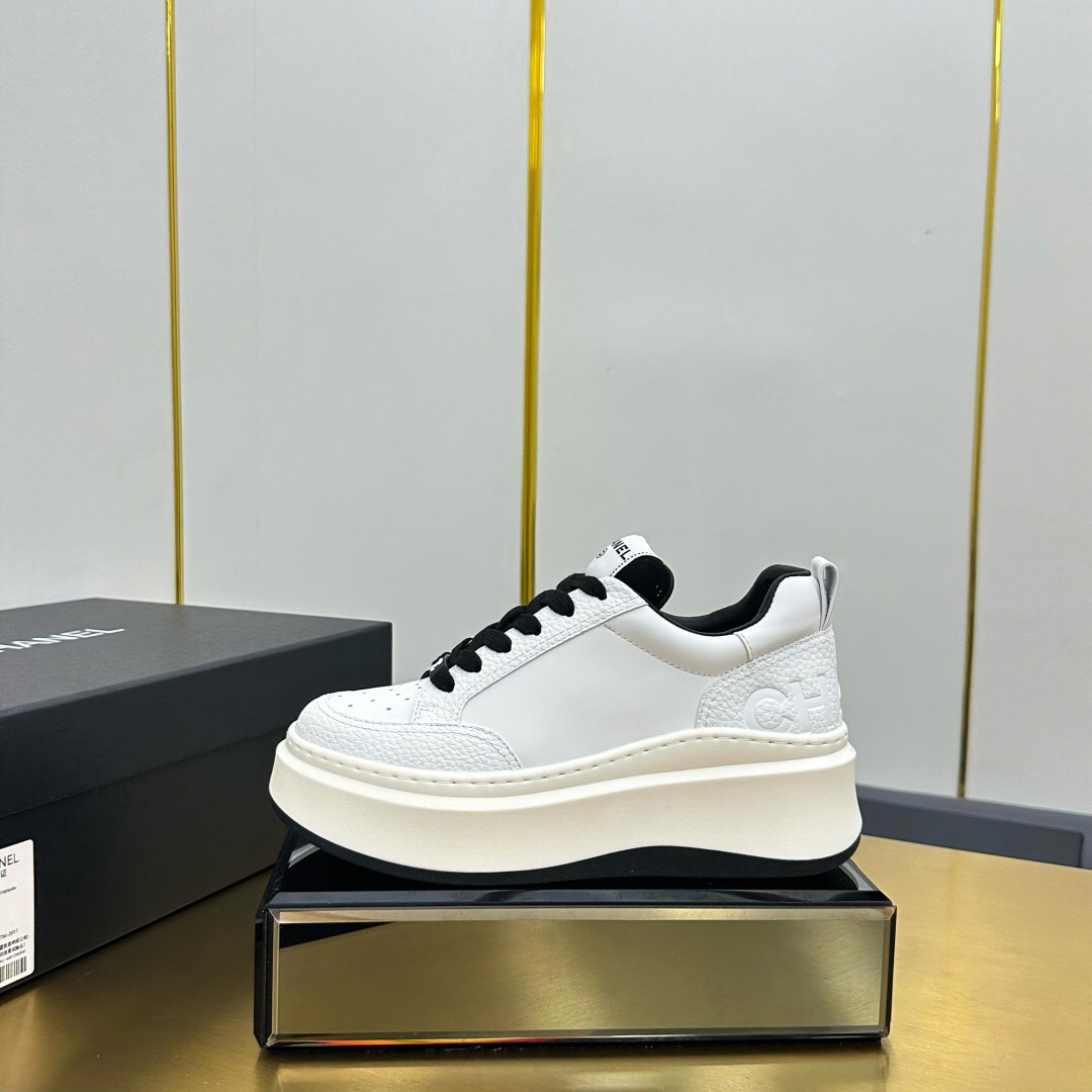 2025 Women Chanel White Black Leather Sneakers