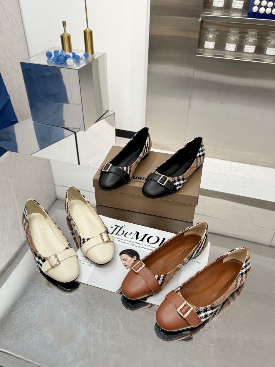 2025 Women Burberry Beige Black Fabric Leather Ballet Flats LY00250