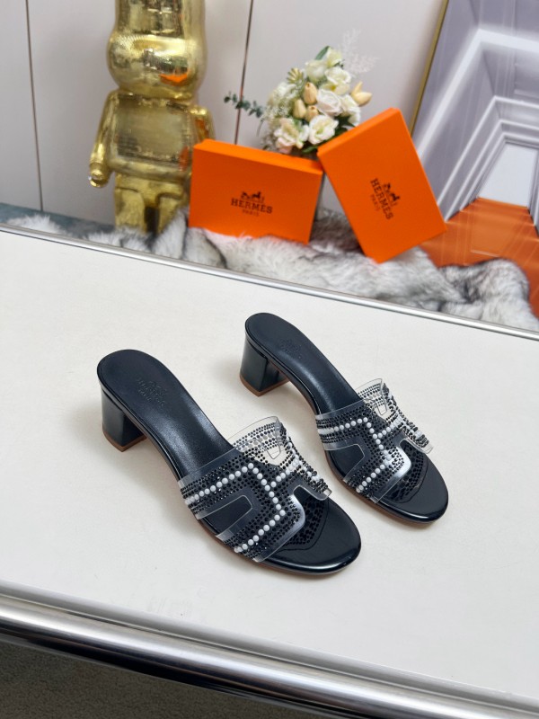 2025 Women Hermès Black Leather Slippers H Pattern MJ00180