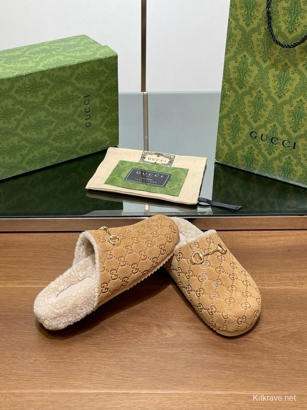 2024 Gucci beige leather slippers GG pattern