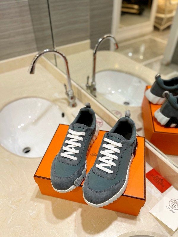 2024 Unisex Hermès Grey Imported Glossy Goat Suede Rain Cloth Sneakers MJ00320