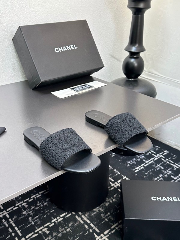 2025 Slippers CHANEL Black Fabric Slippers