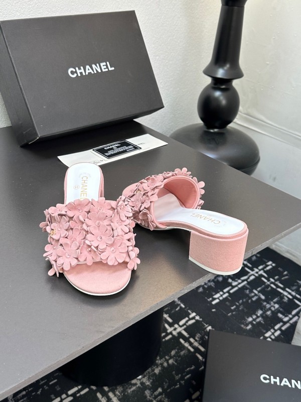 2025/Women Chanel Pink Suede Floral Embellished Block Heel Sandals LY00360(F)