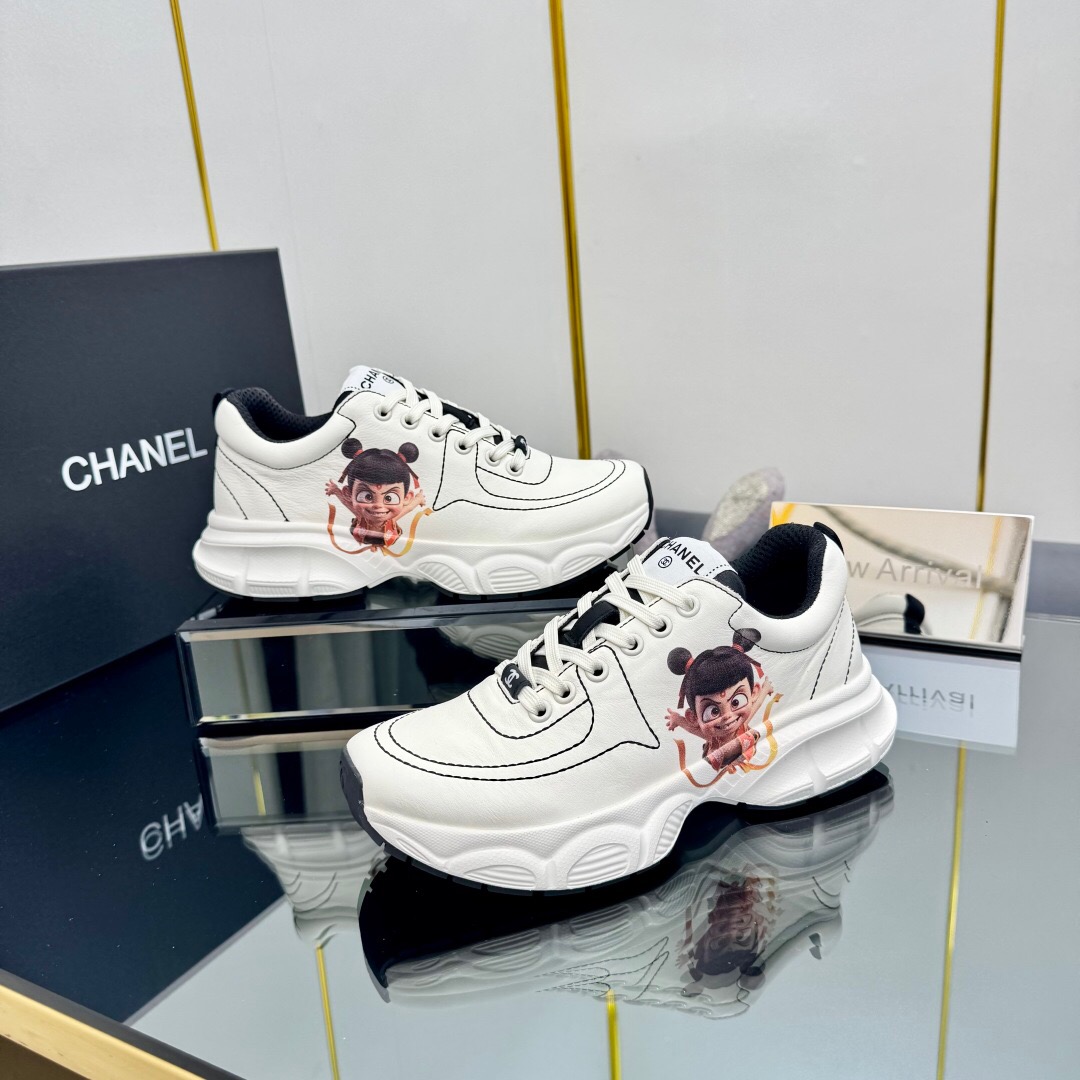 2025 Women Chanel White Leather Sneakers Graphic LY00360