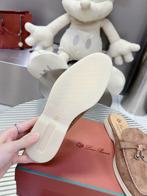 2024 Slippers LP beige suede Half Drag MJ00270