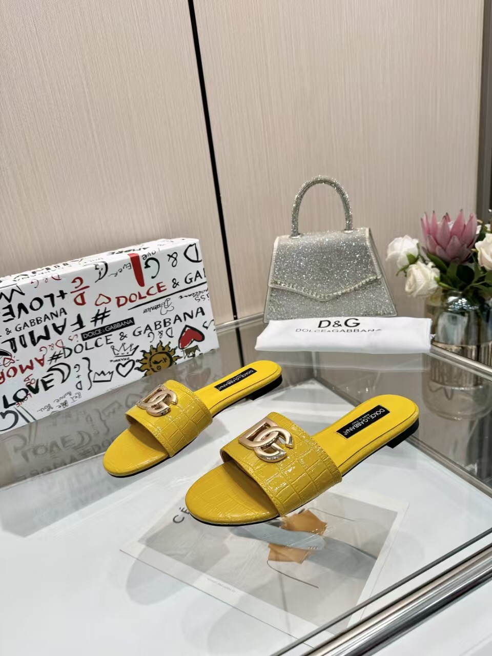 2025 Women Dolce & Gabbana Yellow Leather Slippers LY00190