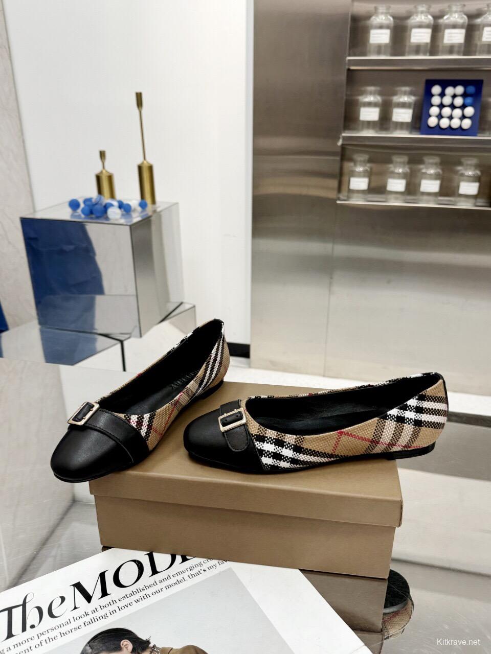 2025 Women Burberry Beige Black Fabric Leather Ballet Flats LY00250