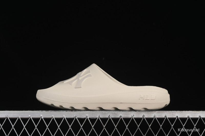 New York Yankees MLB Skipper Slide Summer Casual Sandals - 3ALPS015350IVS