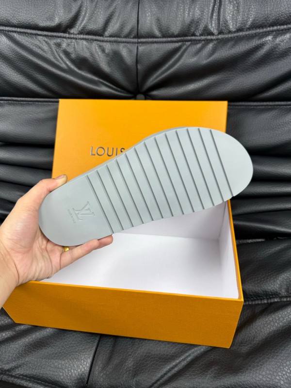 2025 Men Louis Vuitton White Leather Slippers AS00170