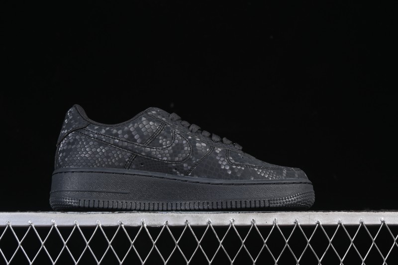 Nike Air Force 1'07 Low Casual Sneakers with Full-Length Air Cushion - IB0018-004