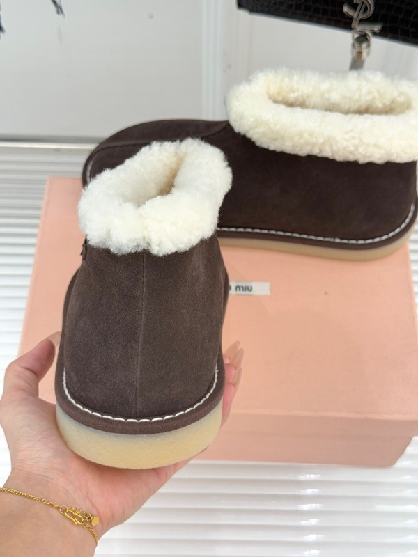 Miu Miu Retro Shearling Platform Snow Boots - KFY00300