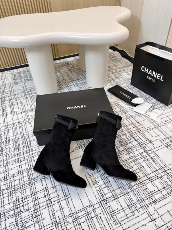 Chanel Classic Chunky Heel Back Zip Ankle Boots - LY00320