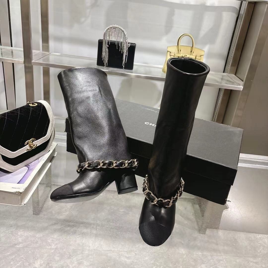 Chanel 2025/SS Runway Turn-Cuff Large Chain Block Heel Boots - LY00510
