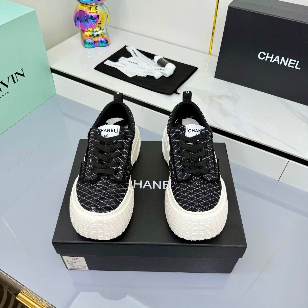 Chanel 2025/SS Little Chanel Loafers Panda Shoes Casual Sneakers - LY00330