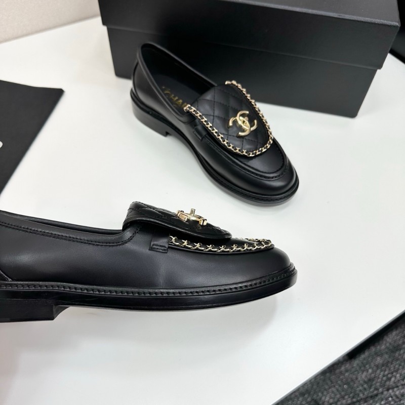 Chanel Classic Flap Chain CC Loafers with Buckle Closure - LY00320