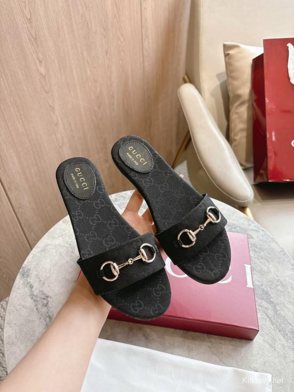 Gucci 2025/SS Leather Slide Sandals with Light Gold Hardware - LY00280