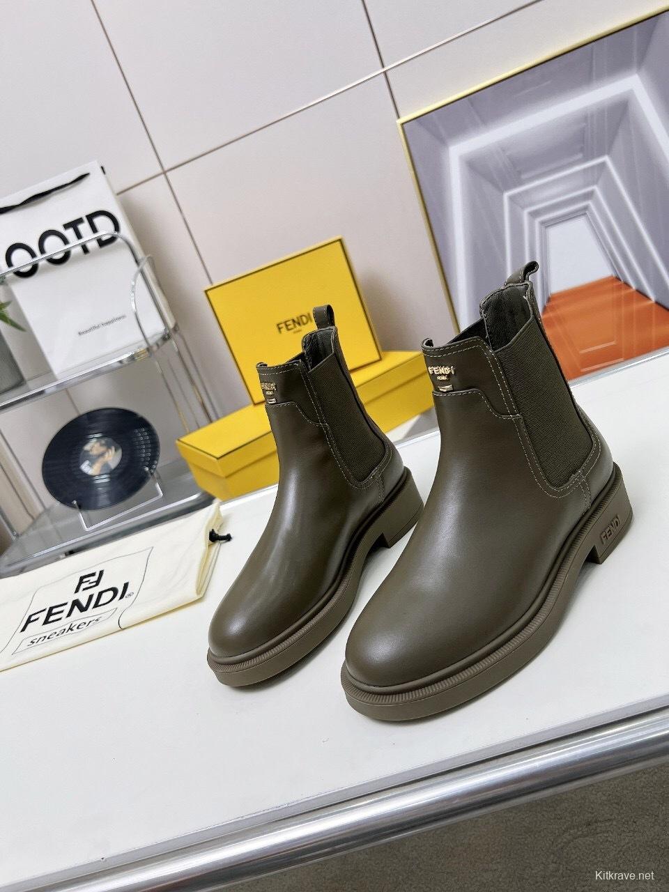 FENDI 2025/SS Platform Boots with Durable Sole - LY00360