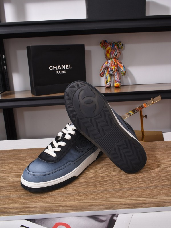 Chanel Classic Loafer with Gradient Logo and Platform Sole - KFY00350