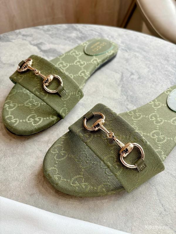 Gucci 2025/SS Leather Mule Sandals with Light Gold Horsebit Detail - LY00280