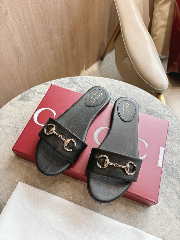 Gucci 2025/SS Leather Mule Sandals with Light Gold Hardware - 8023-3