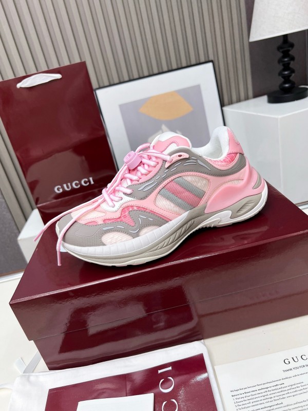 Gucci 2025 SS Collection 2.0 Sneakers with Retro-Futuristic Design and Reflective Stripes - LY00460