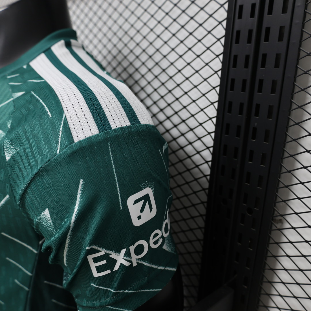 Player Version 26/27 Liverpool Goalkeeper Jersey