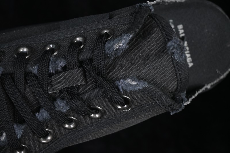 Balenciaga Paris Low Distressed Lace-Up Semi-Slip Fashion Sneakers - W3RC11090